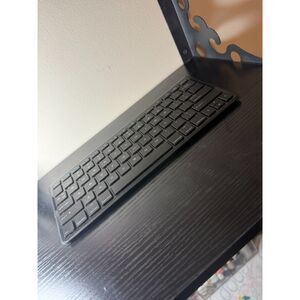 #092 - Amazon Basics Bluetooth Keyboard for Tablets & Mobile Devices - Black